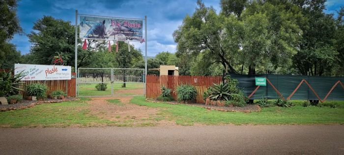 Property #2105958, Small Holding for sale in Hartbeespoort