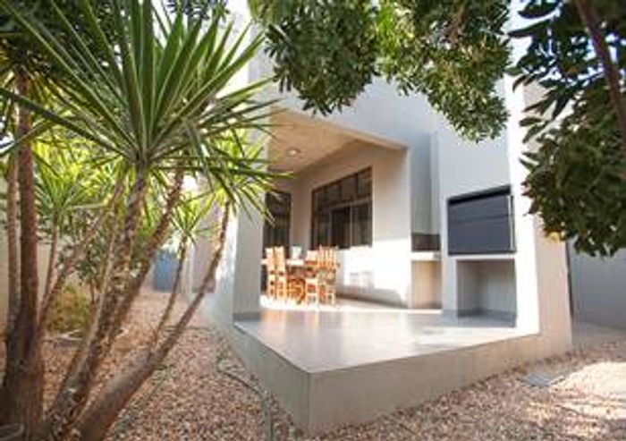 Property #2255789, Townhouse For Sale in Eros
