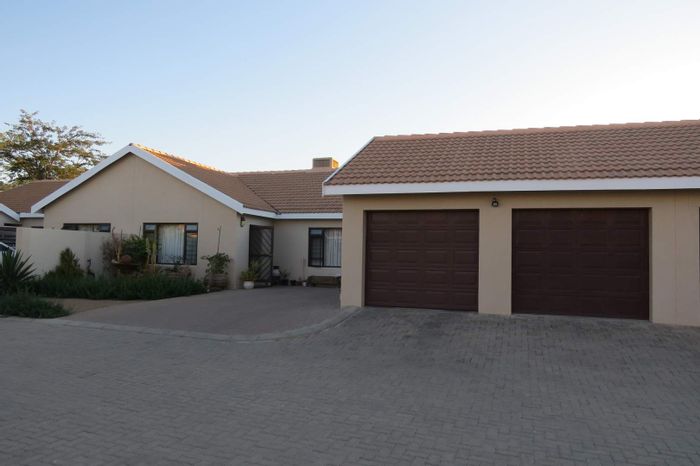 Property #2399989, Townhouse For Sale in Okahandja Central