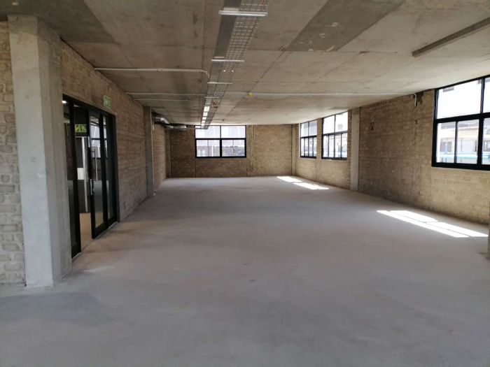 Kleine Kuppe Office For Sale: 163.2 m2 space, 87 m2 deck, ample parking.