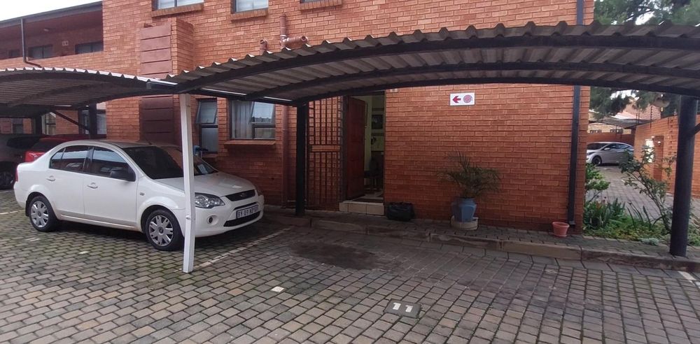 2 parking bays in front of unit