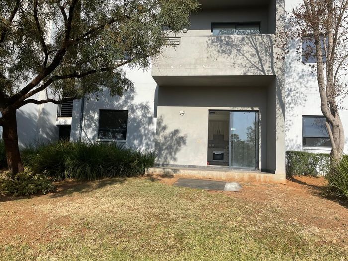 For Sale: 2-bedroom apartment in Jackal Creek Golf Estate with ensuite bathrooms.