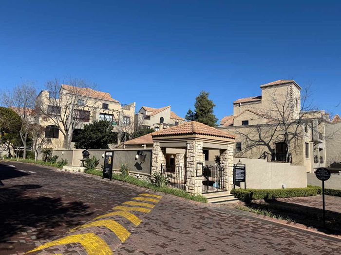 Property #2397977, Townhouse Rental Monthly in Lonehill