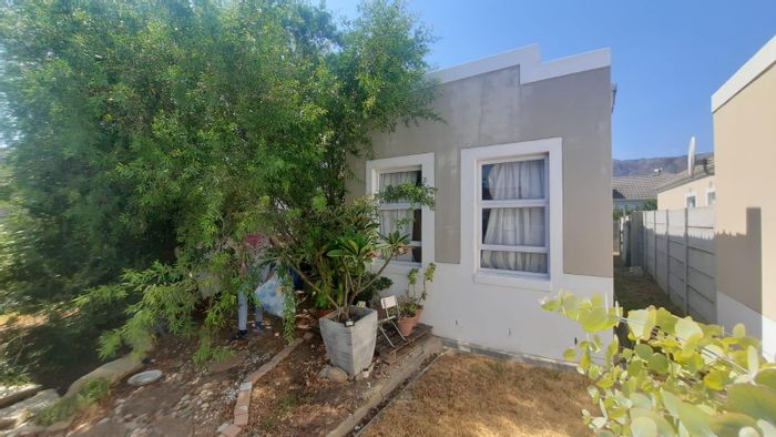 Property #2102624, House for sale in Gordons Bay