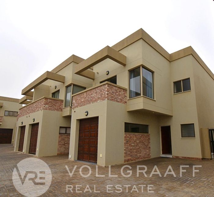 Property #2192217, Townhouse for sale in Mile 4