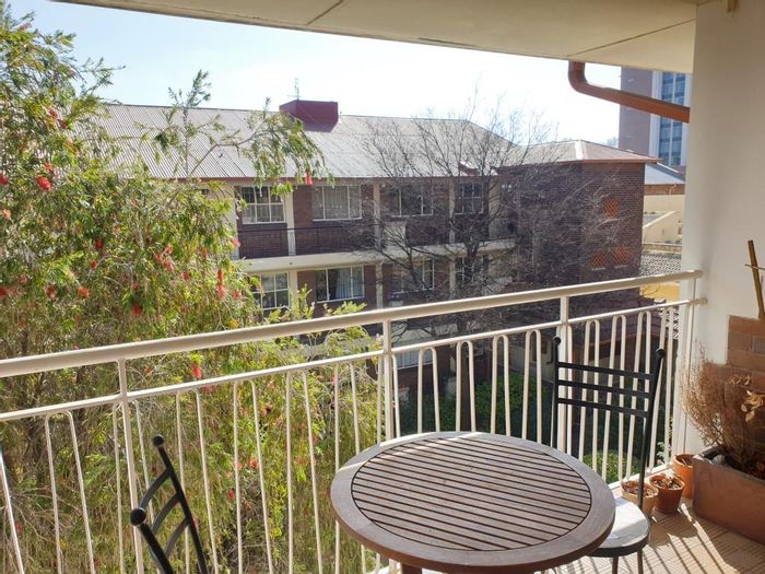 Property #2004173, Apartment for sale in Rosebank