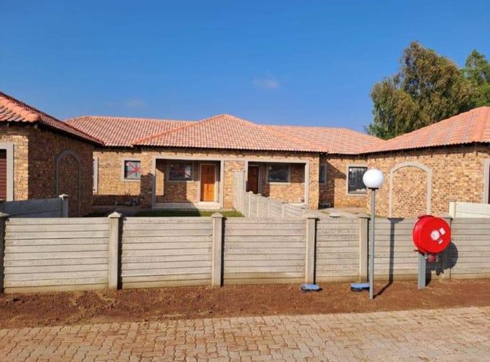 Property #2249306, Townhouse rental monthly in Riversdale
