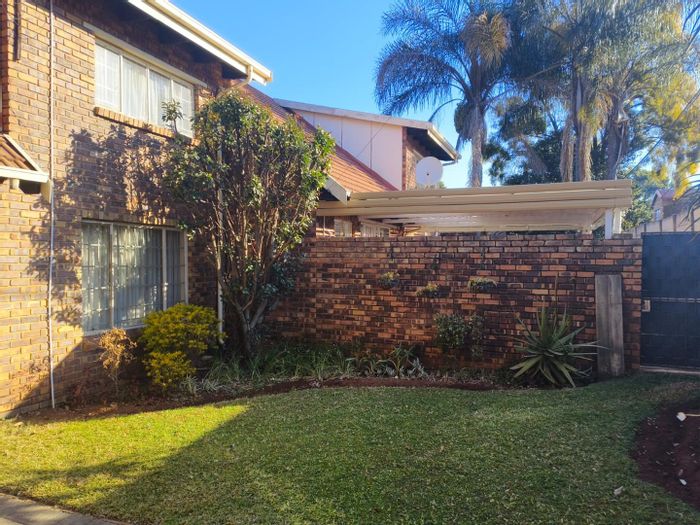 Property #2399409, Townhouse For Sale in Murrayfield