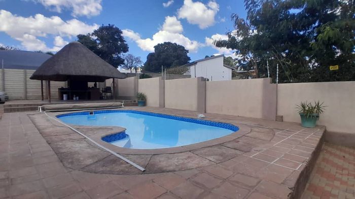Property #2403955, House Rental Monthly in Hochlandpark