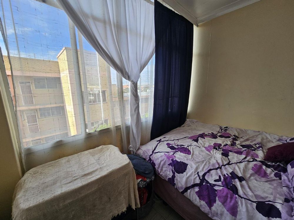 One Bedroom Flat for Sale in Kempton Park - Bedroom