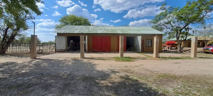 Tsumeb Central Farm For Sale: Game Lodge, Crops, Large Stock Grazing, Solar-Powered Amenities