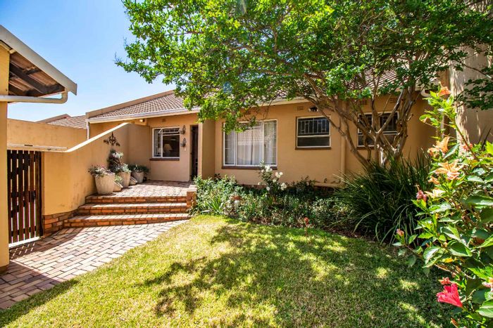 Property #2070468, Townhouse sold in Rivonia
