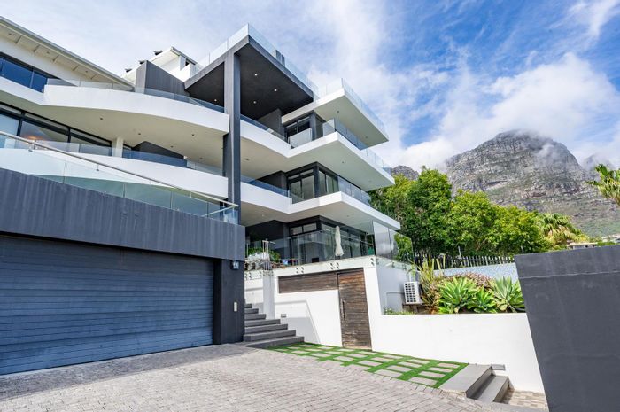 Property #2258652, House for sale in Camps Bay