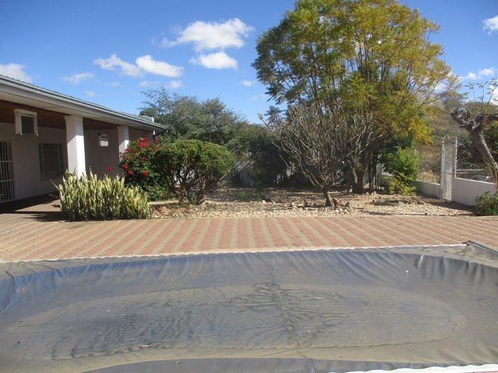 Property #2417409, House For Sale in Eros Park