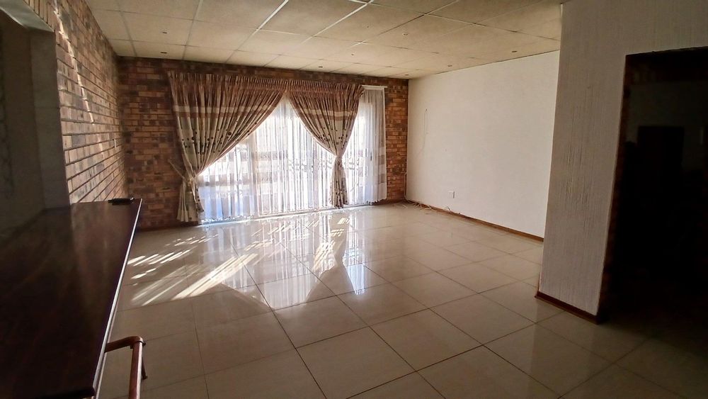 Open plan family and dining room