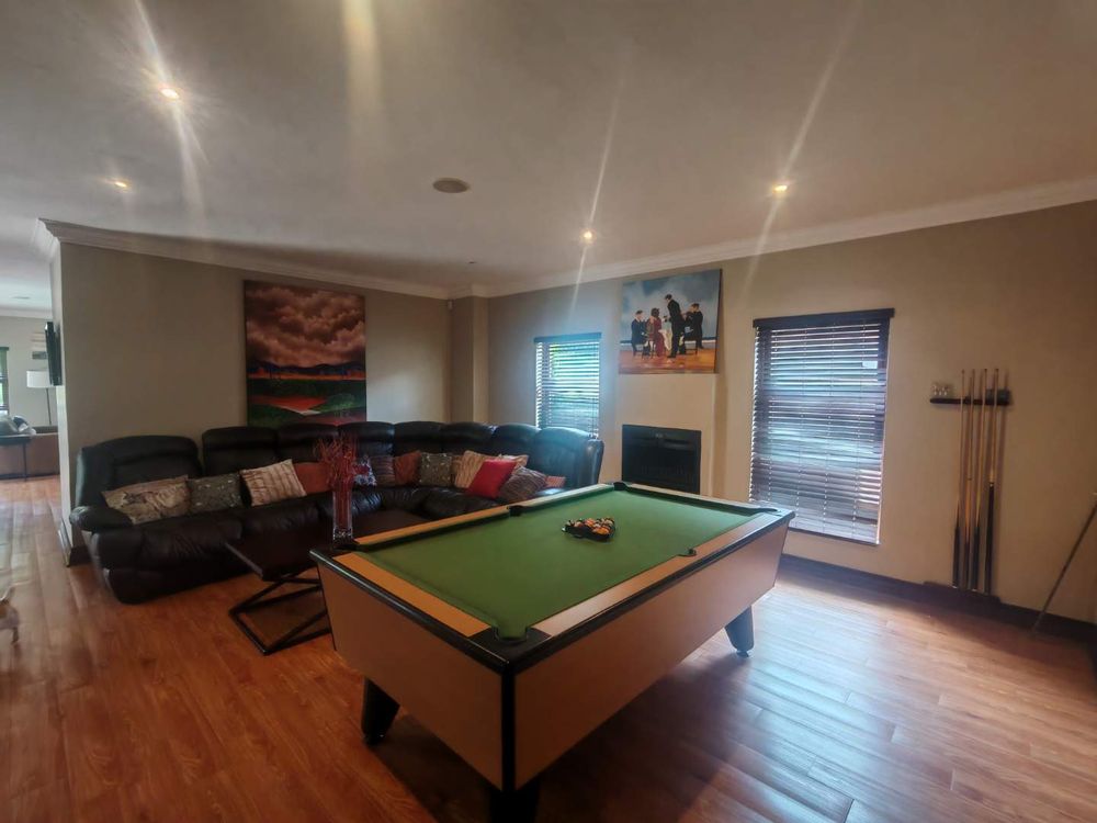 Family room/entertainment room