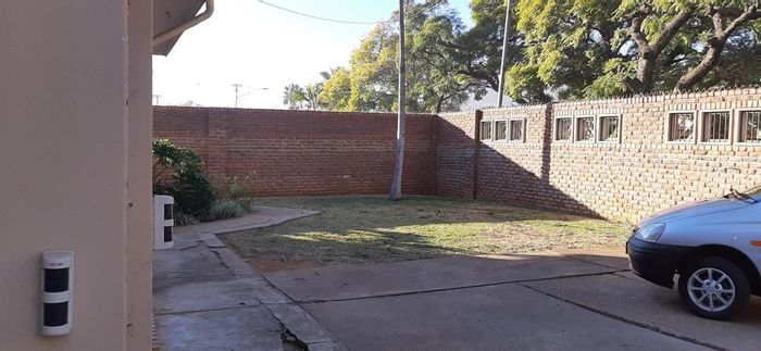 Two-bedroom house to rent in Pretoria North, close to amenities and transport.