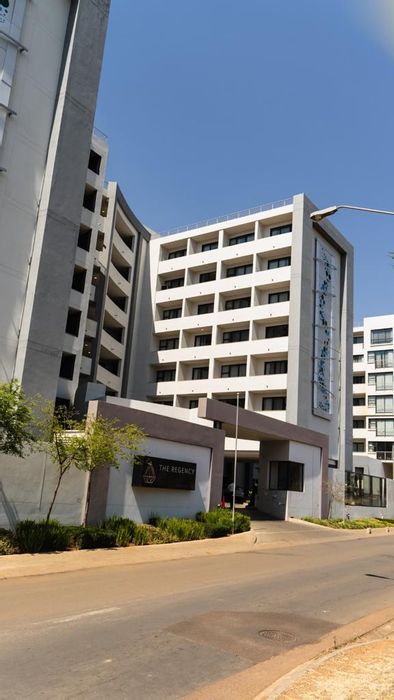 Prime Menlyn Apartment Investment with AAA+ Amenities, Ideal for Discerning Investors. For Sale!