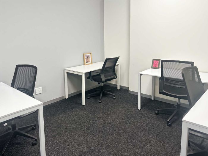 Office to Rent in Faerie Glen: Private space, shared areas, flexible terms available.