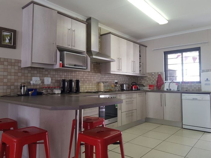 Property #1401130, Townhouse For Sale in Okahandja Central