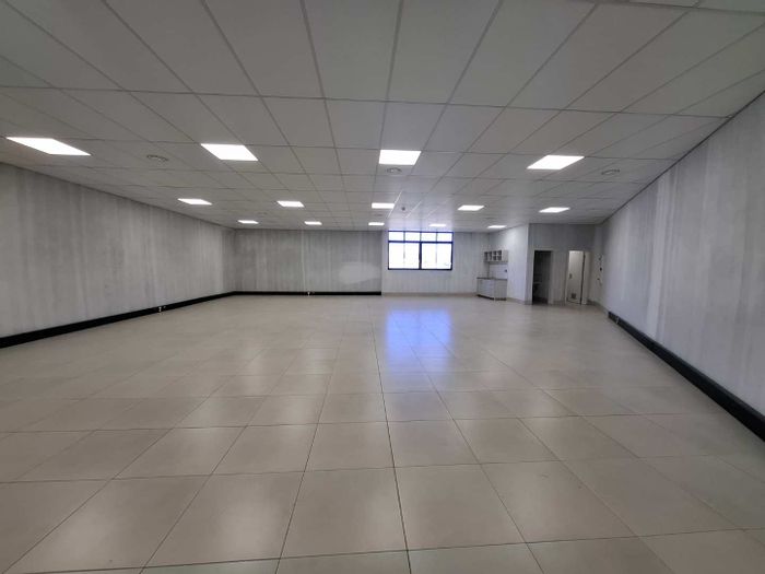 Property #2423215, Office Rental Monthly in Kleine Kuppe