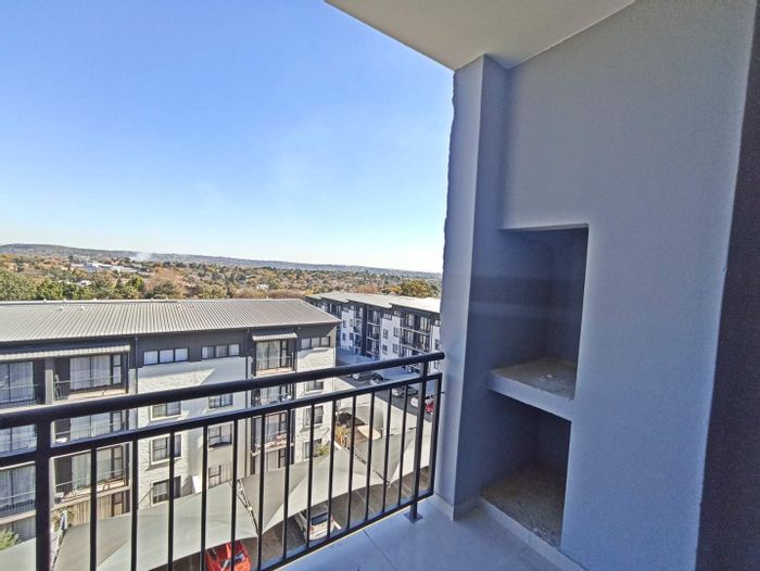 Ferndale Apartment To Rent: Two-bedroom, balcony, braai, secure parking, 24-hour surveillance.