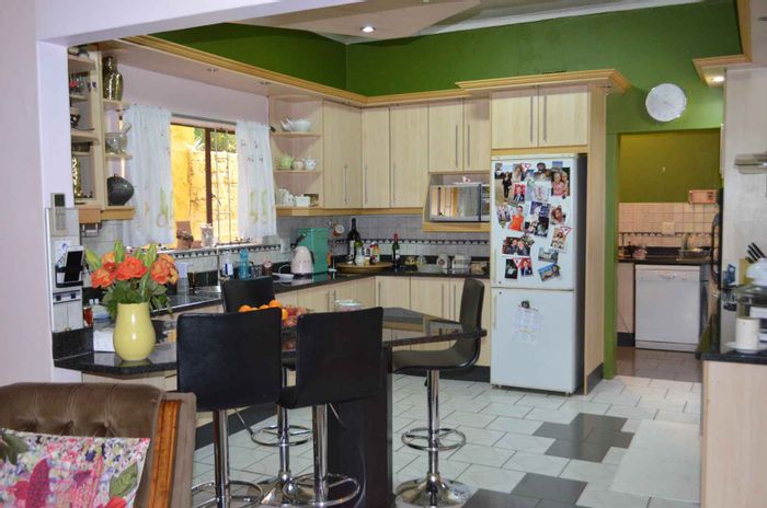 House for Sale in Windhoek West: 3 Bedrooms, Pool, 2 Apartments, Business Zoning Potential.