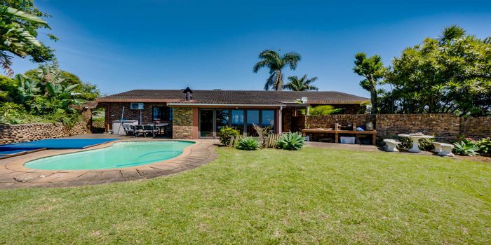 Amanzimtoti House For Sale: Sea views, pool, flatlet, and 3 garages.