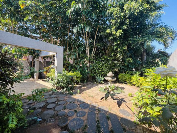 Umgeni Park Townhouse For Sale: 3 beds, private pool, pet-friendly, secure living.