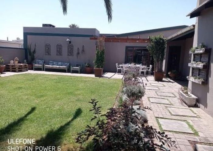 House for Sale in Walvis Bay Central: 4-Bed Main House Plus 2-Bed Flat with Gardens and Garages