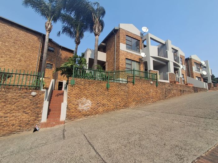 Bassonia Townhouse For Sale: Gated community, private patio, 24hr security, parking.