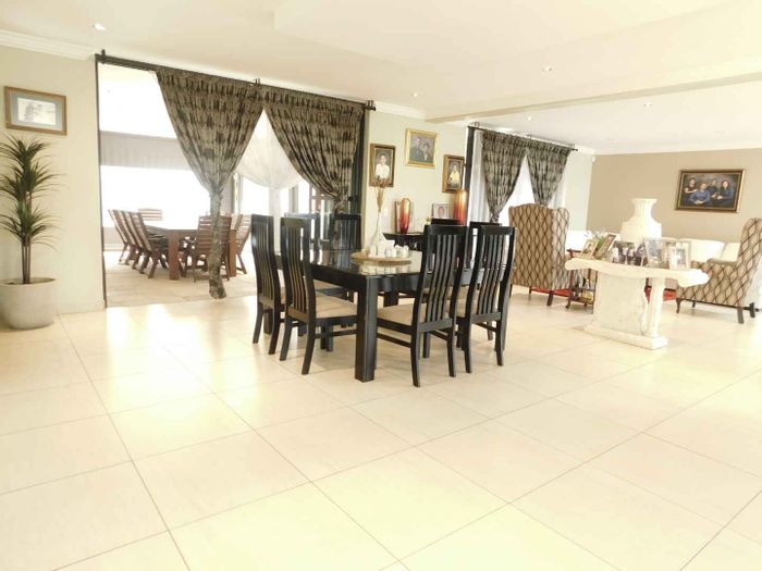 Bryanston House To Rent: Spacious with pool, guest suite, and solar backup.