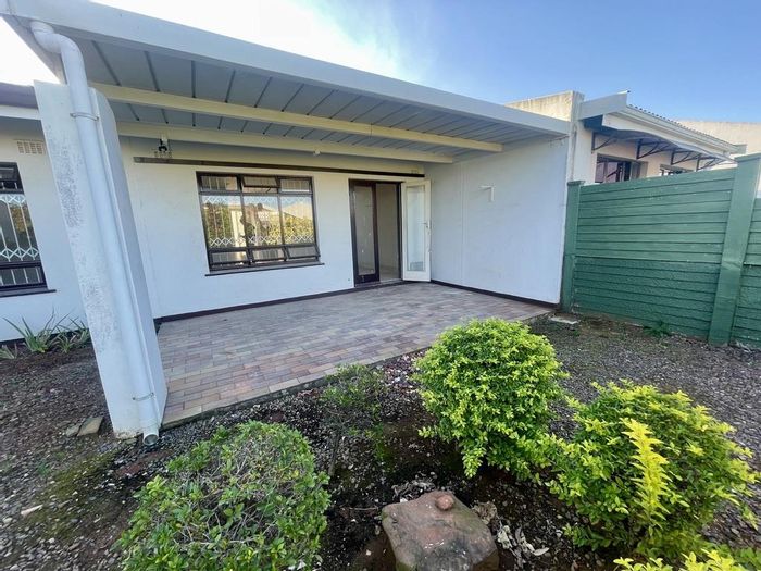 2-Bedroom unit in Prospect Hall Retirement Village, To Rent with garden and garage.