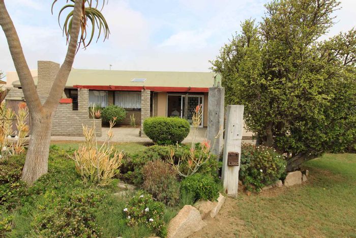 Property #2211024, House pending sale in Walvis Bay Central