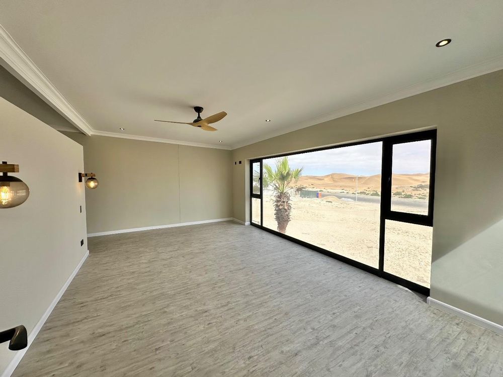 6th Bedroom - Main En-suite  