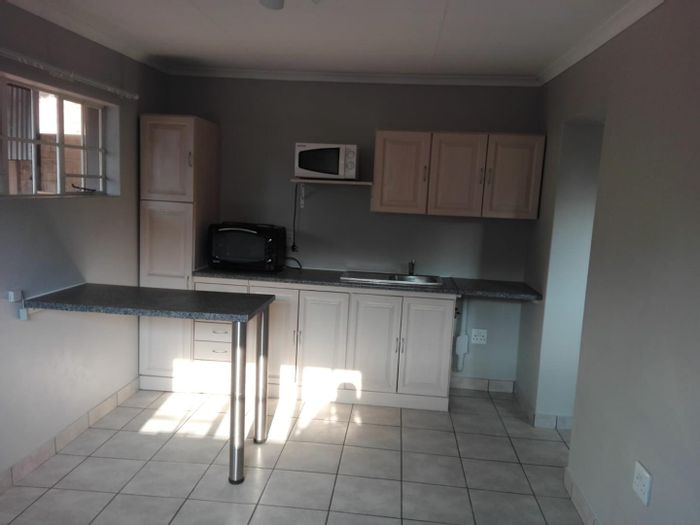 Property #2413083, Cottage Rental Monthly in Rietfontein Sh