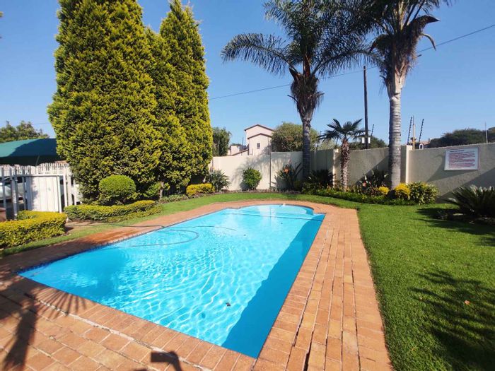 1-Bedroom Apartment To Rent in Northwold with balcony, parking, and 24-hour security.