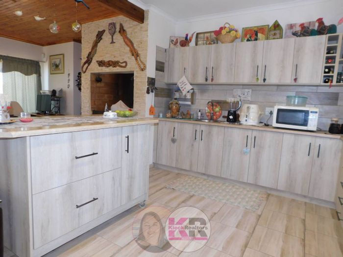 Property #2342712, House For Sale in Henties Bay Central