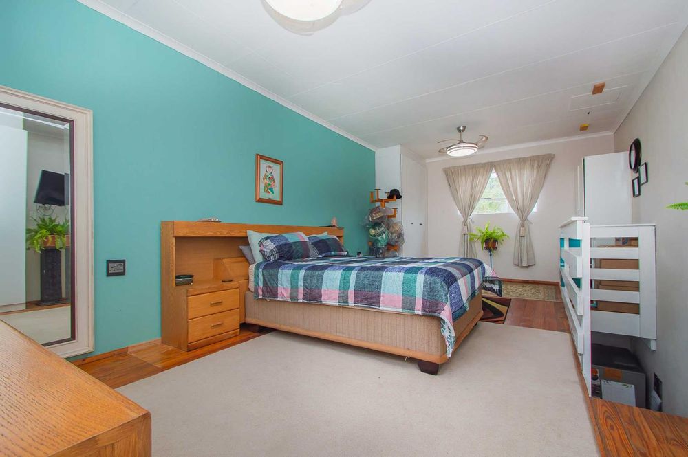 Large loft for 4th or/and work from home