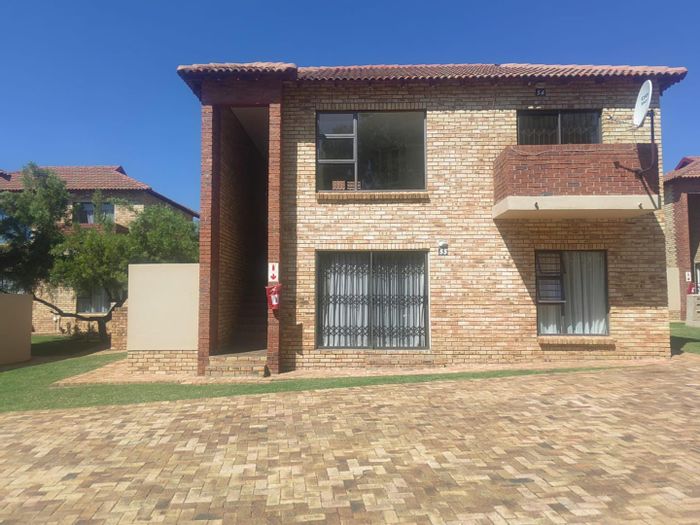 Property #2229540, Apartment rental monthly in Fourways