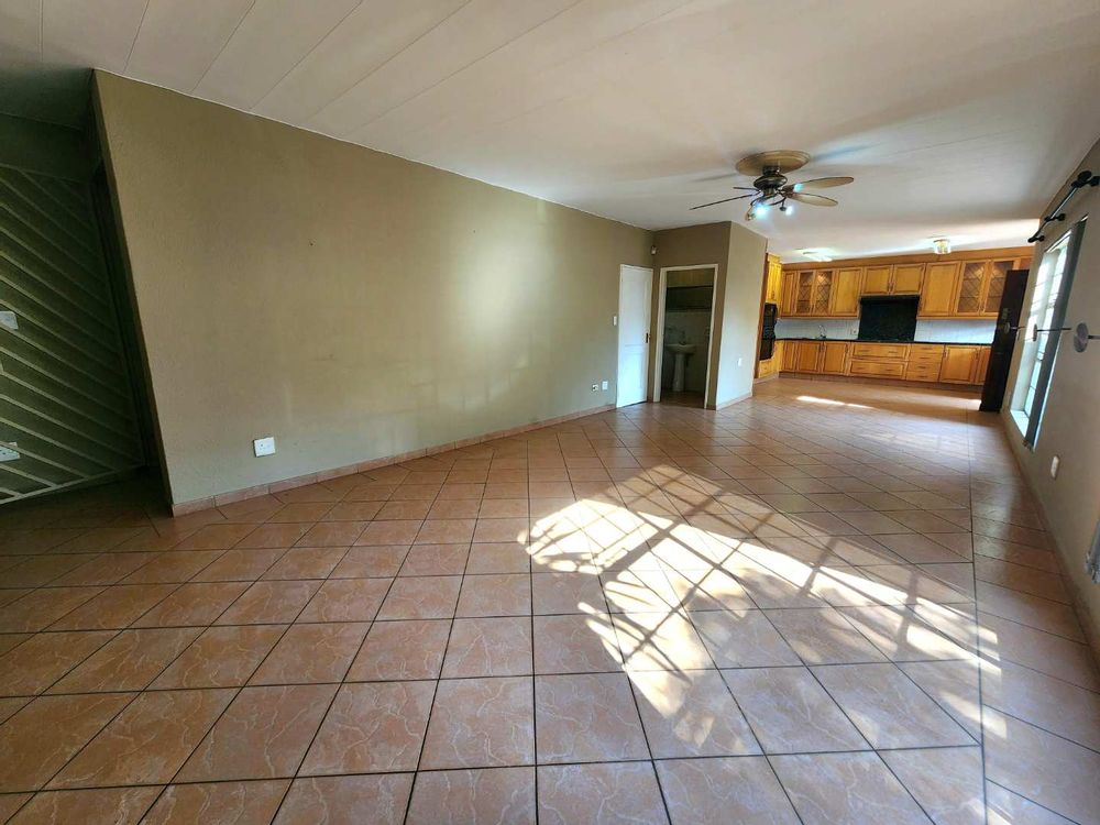 Open plan dining room into lounge