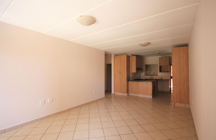 Hazeldean Apartment To Rent: 2 Bed, 2 Bath, Garage, Pool, Security Access.