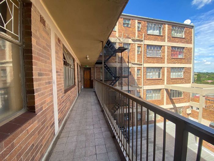 Property #2103062, Apartment pending sale in Krugersdorp