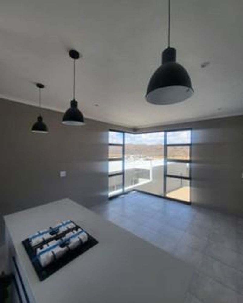 Open plan kitchen/dining area