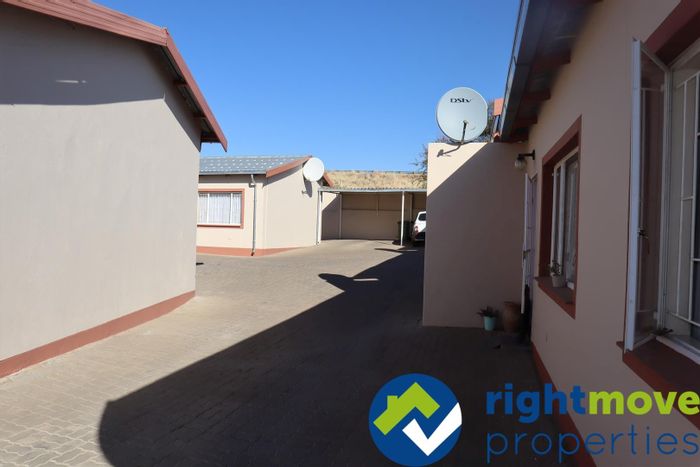 Property #2262908, Townhouse for sale in Pioniers Park Ext 1