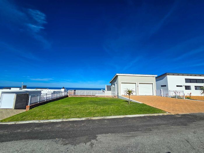 Property #2392967, House For Sale in Jongensfontein