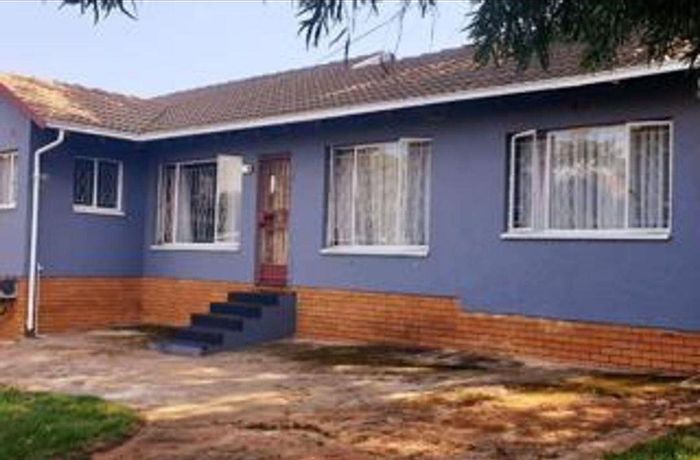 Property #2315860, House For Sale in Naturena