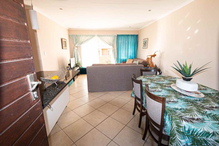 Property #2151600, Townhouse rental monthly in Mooikloof Ridge