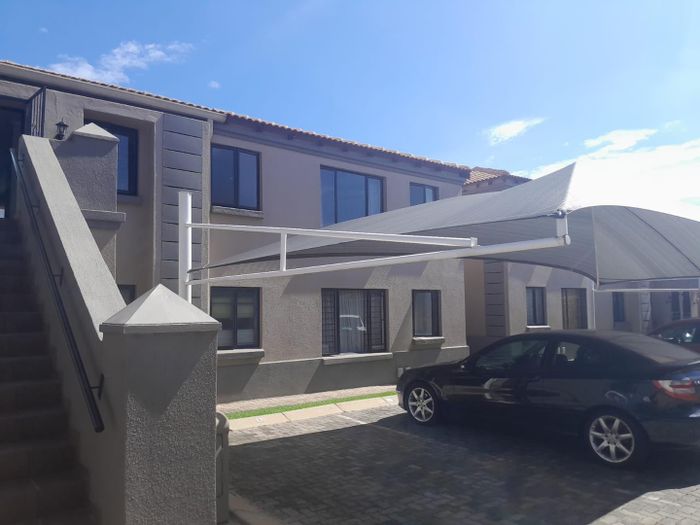 Meyersdal Townhouse For Sale: 2 beds, 2 baths, balcony, 24-hour security.