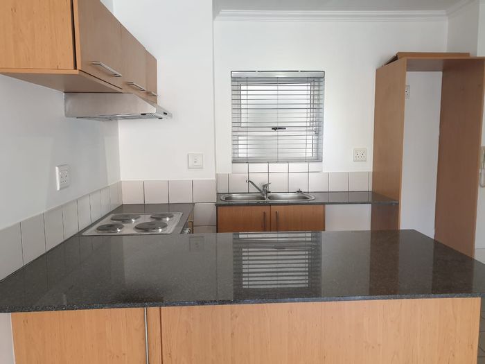 Property #2202265, Apartment rental monthly in Killarney